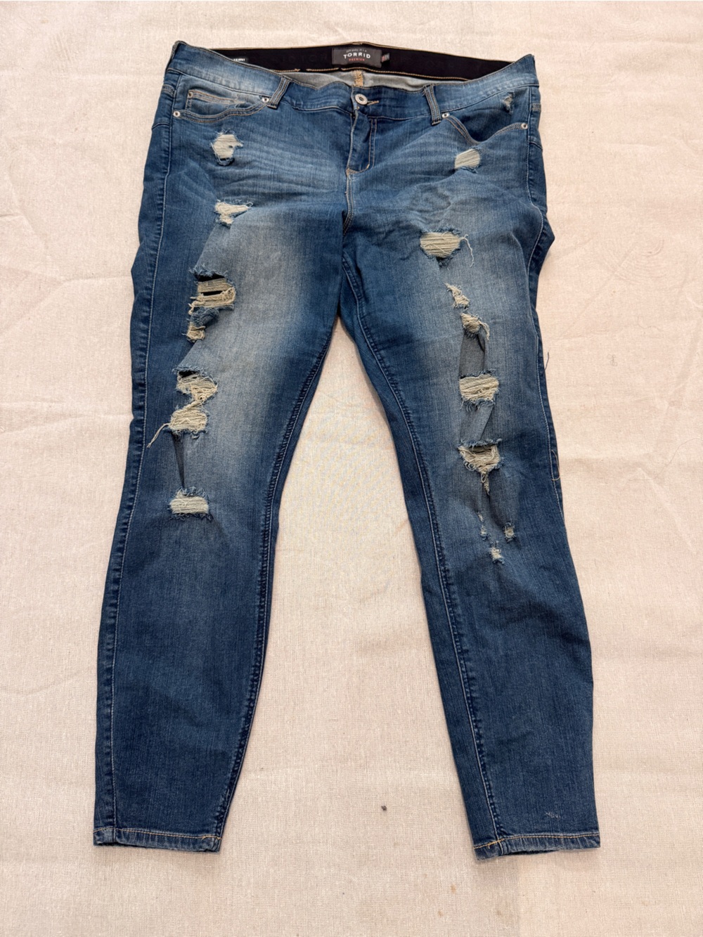 Torrid Premium Distressed Skinny Jeans Size 20R Medium Wash Stretch Denim